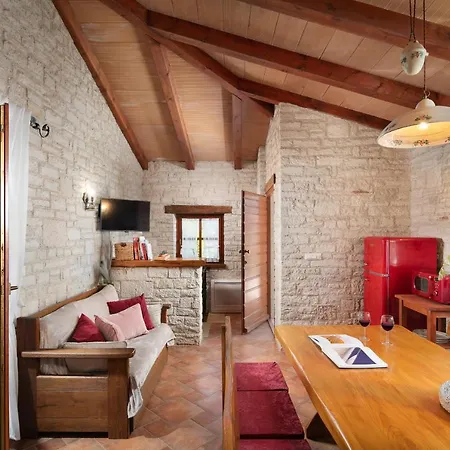 Antonia 881 Novigrad (Istria)